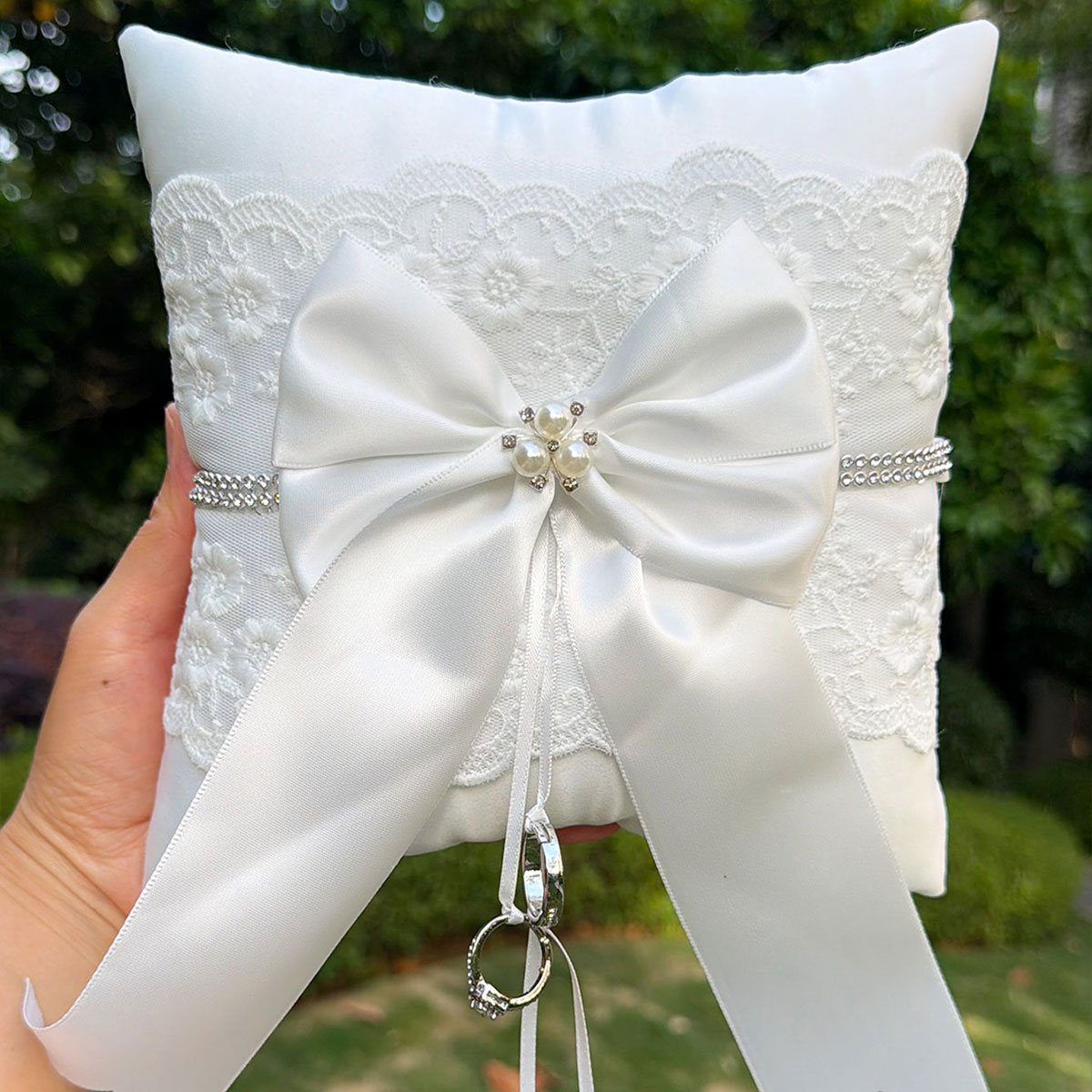 White Lace Wedding Ring Pillow - огляд і ціна Ring Bearer Pillow