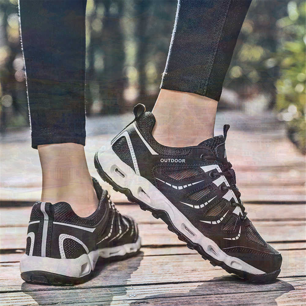 Sumer Round Tip Silver Sneaker - огляд і ціна Wedding Supply Resale