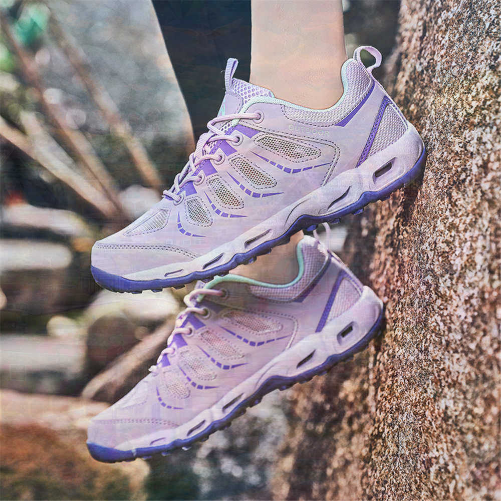 Sumer Round Tip Silver Sneaker - огляд і ціна Wedding Supply Resale