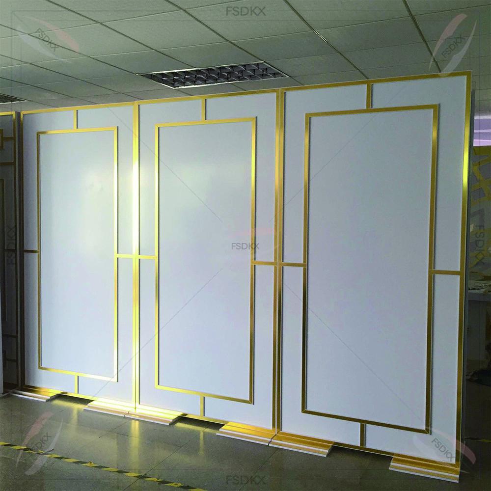 Shiny Gold Party Supplies Back - огляд і ціна Wedding Party Supply Rentals